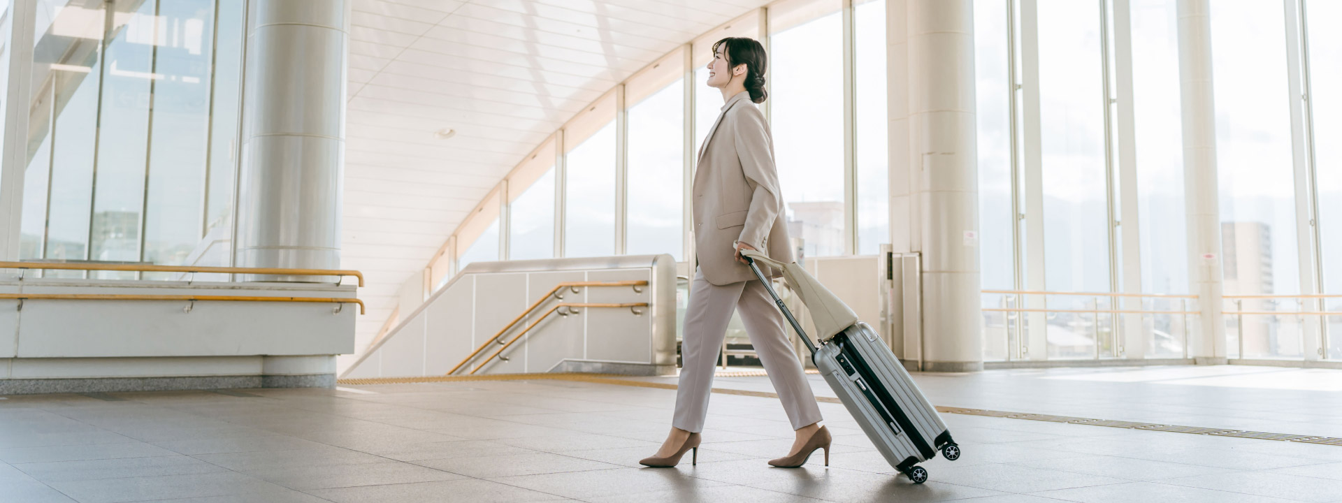 Lady with a luggage